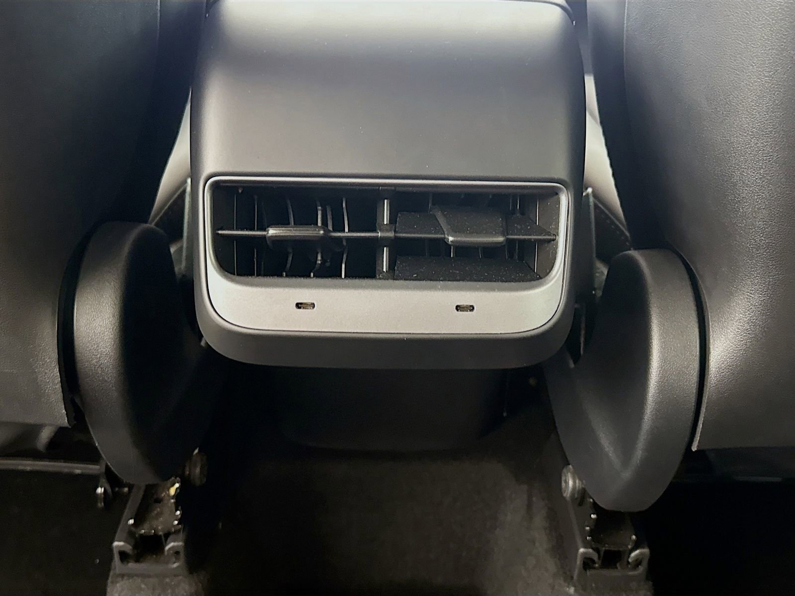 Used 2022 Tesla Model Y Long Range AWD/4WD image 25
