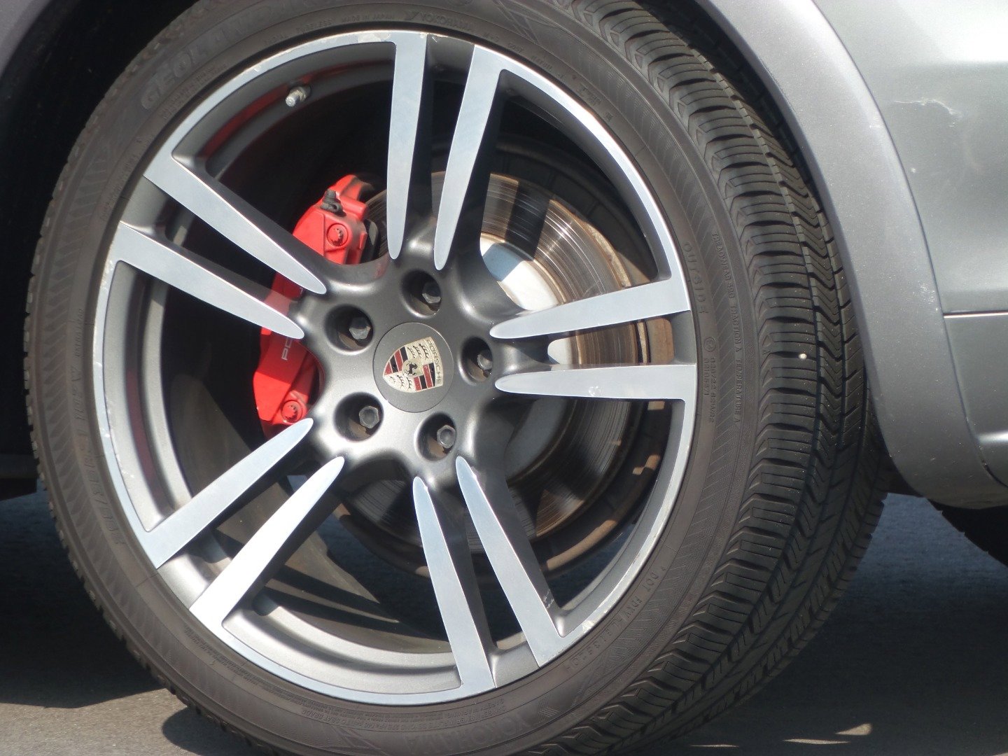 Used 2013 Porsche Cayenne GTS image 12