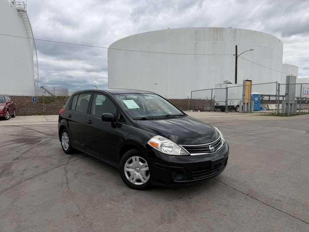 Used 2011 Nissan Versa 1.8 S w/ Plus Pkg FWD image 1