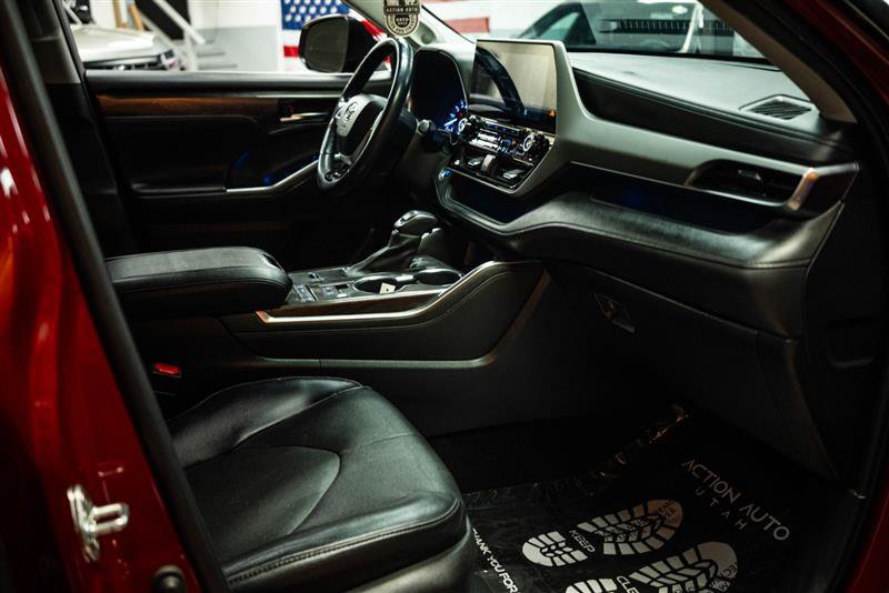 Used 2022 Toyota Highlander Platinum FWD image 14