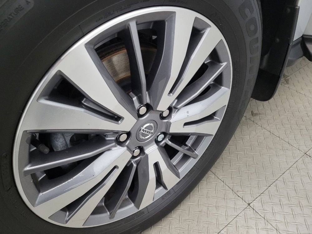 Used 2020 Nissan Pathfinder S image 31