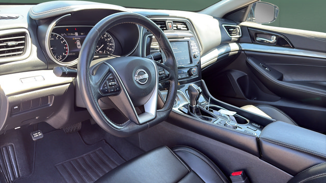 Used 2023 Nissan Maxima SV w/ Floor Mat Group FWD image 13