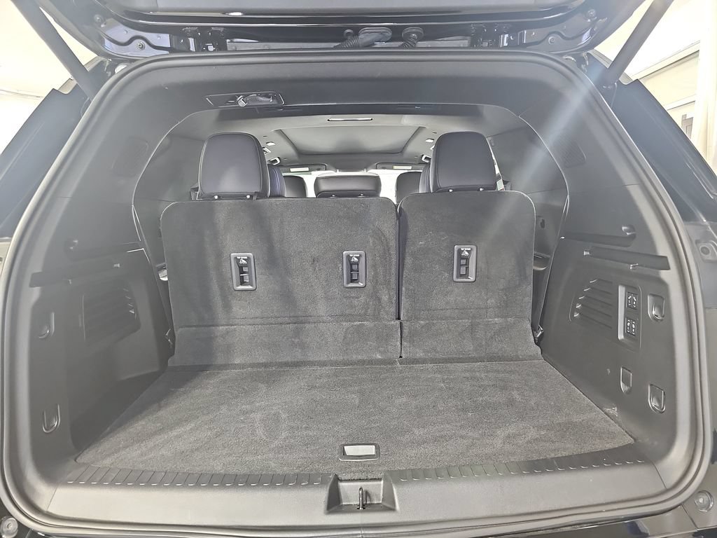 Certified 2025 Chevrolet Traverse High Country AWD/4WD image 17