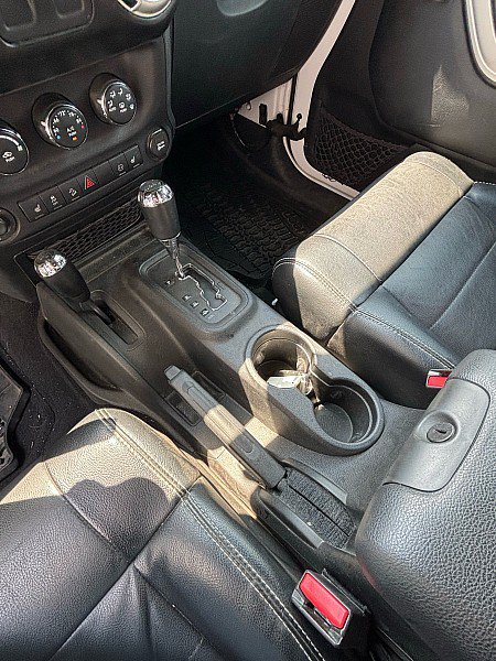 Used 2012 Jeep Wrangler Rubicon AWD/4WD image 14