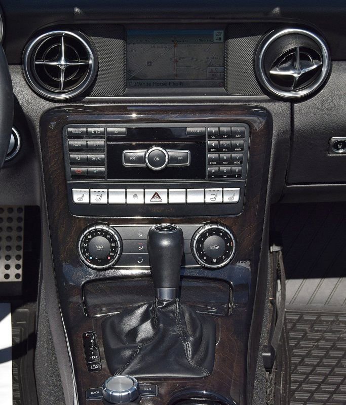 Used 2015 Mercedes-Benz SLK 250 w/ Premium Package image 18