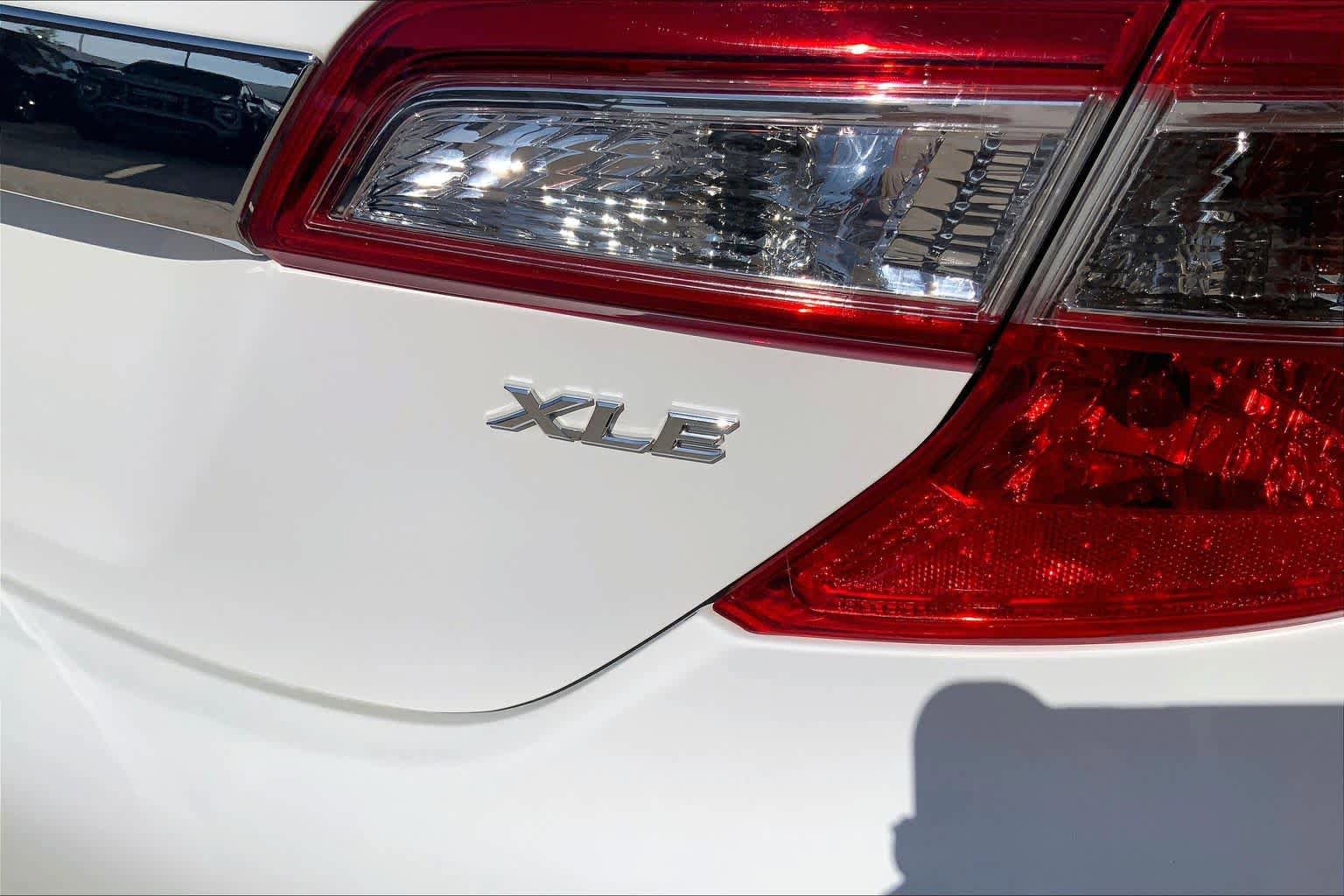 Used 2014 Toyota Camry XLE FWD image 10
