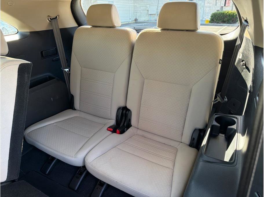 Used 2018 Kia Sorento LX image 12