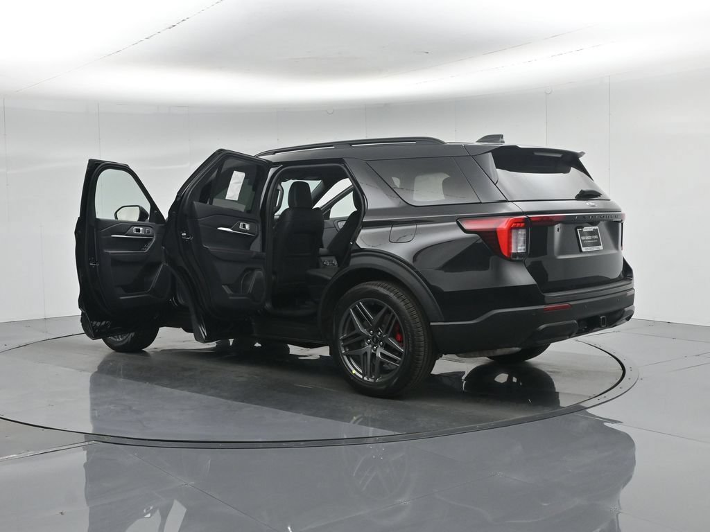 New 2026 Ford Explorer ST-Line w/ ST-Line Street Pack RWD image 36