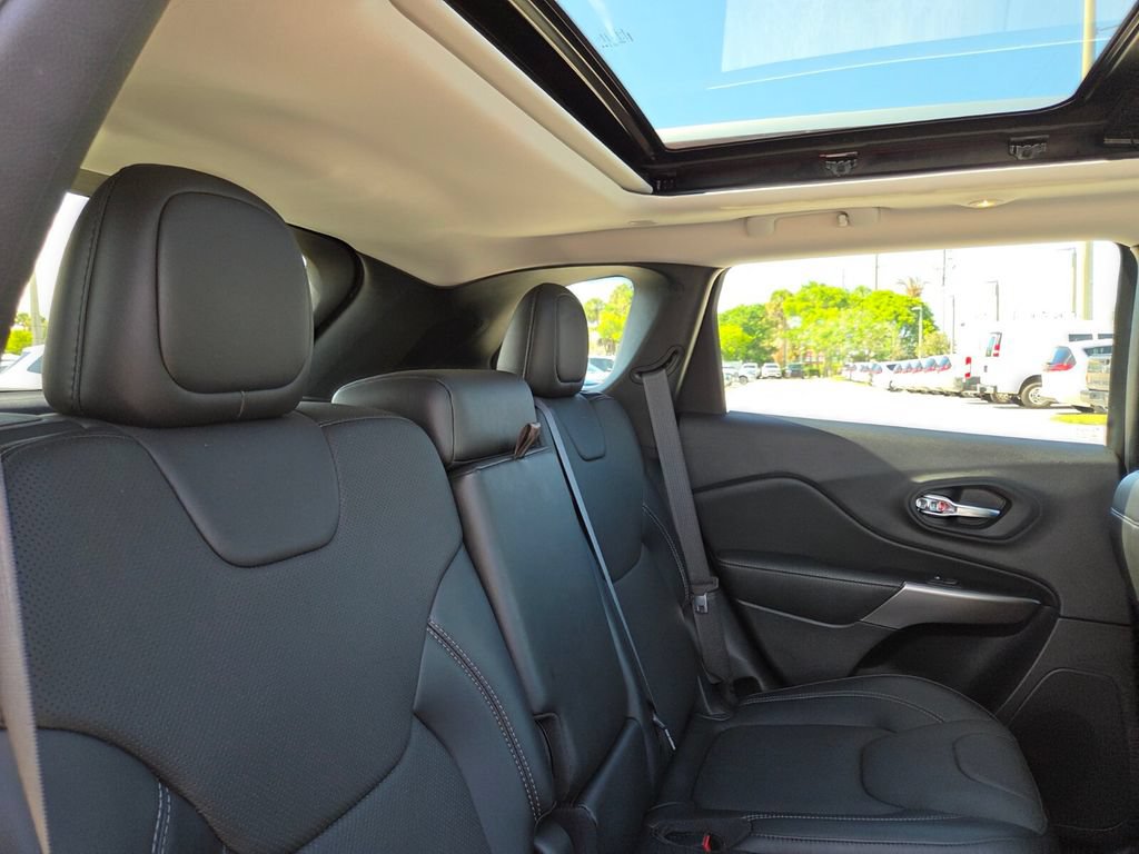 Used 2021 Jeep Cherokee Limited w/ Elite Package FWD image 14