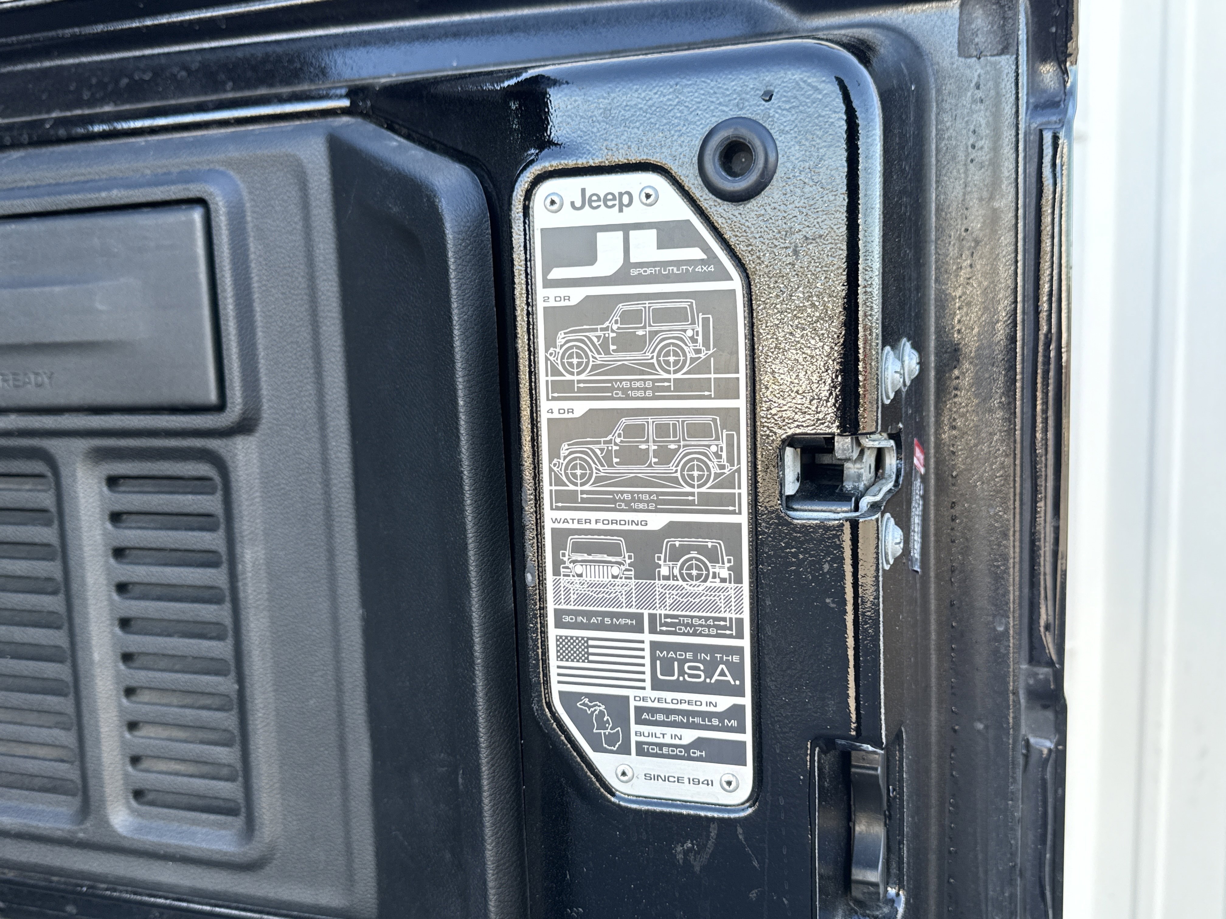 Used 2018 Jeep Wrangler Unlimited Rubicon image 17