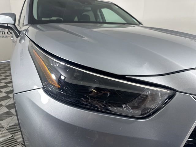 Used 2023 Toyota Highlander L image 4