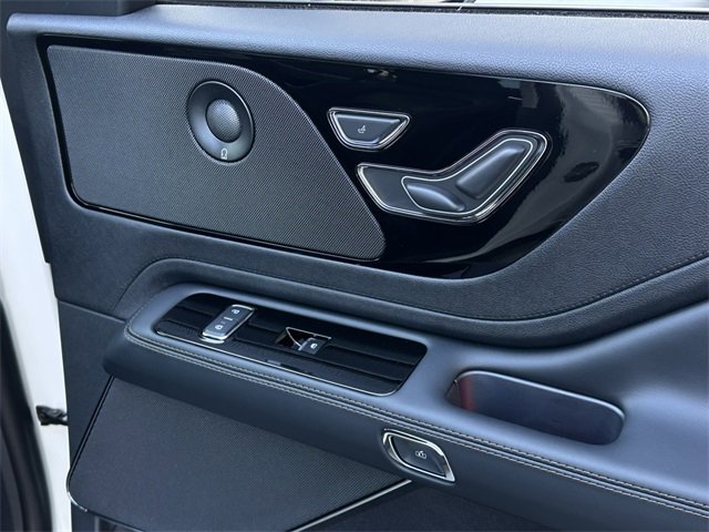 New 2026 Lincoln Aviator Reserve w/ Jet Appearance Package image 8