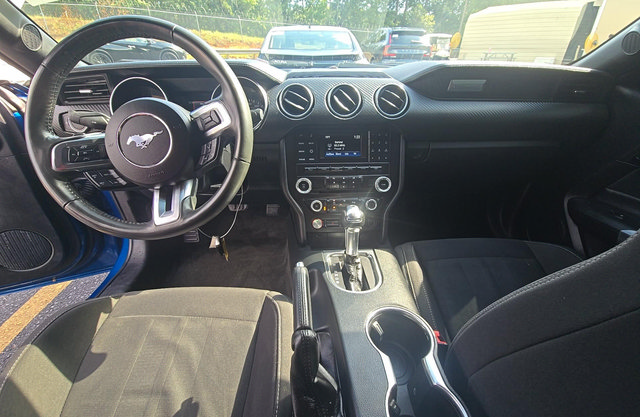 Used 2018 Ford Mustang Coupe RWD image 12