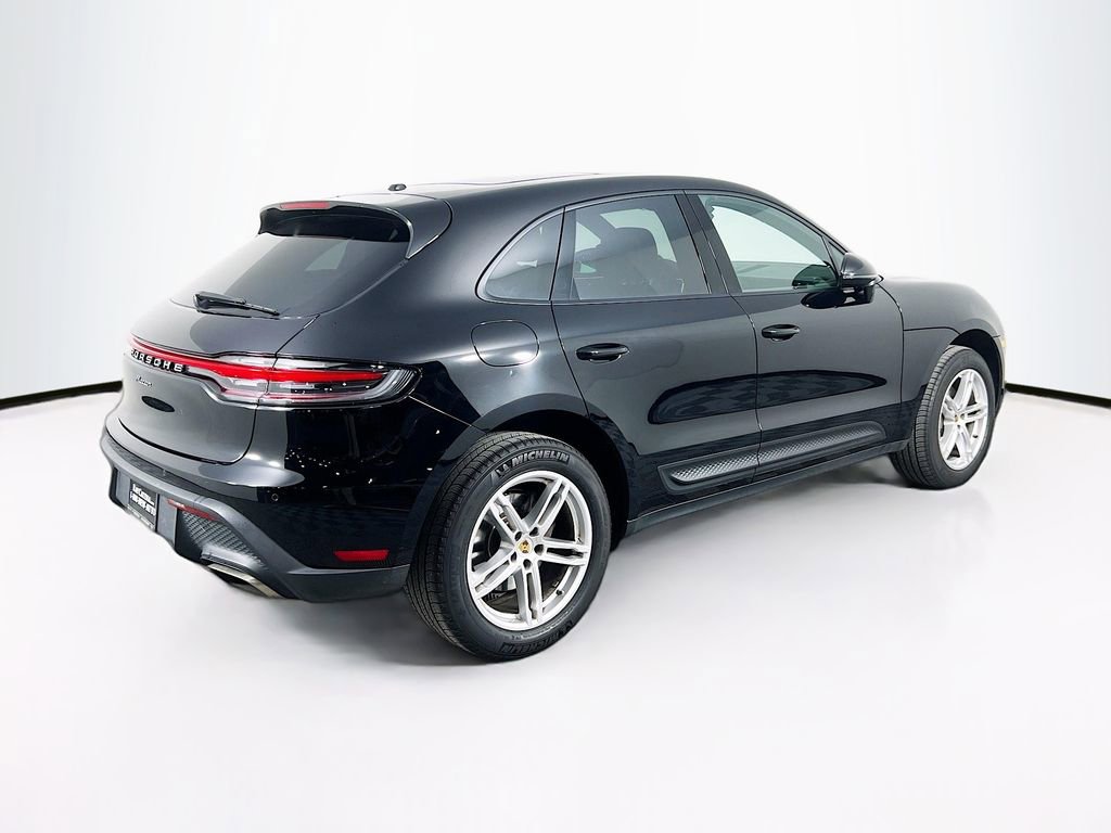 Certified 2025 Porsche Macan AWD/4WD image 9