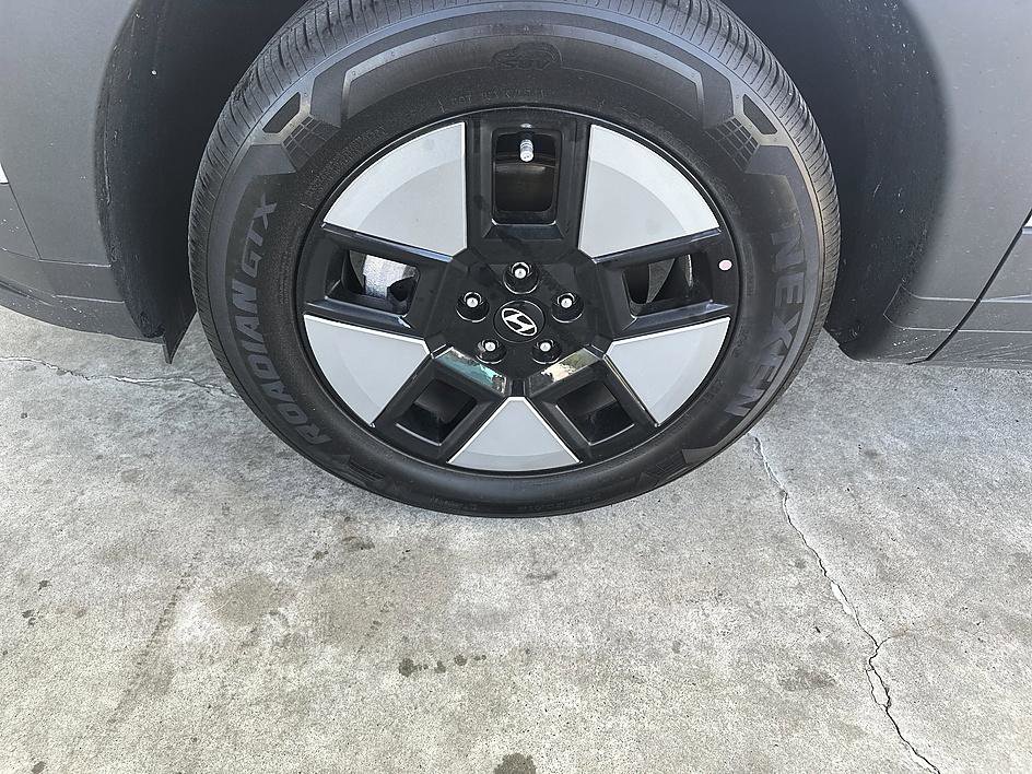 Used 2026 Hyundai Santa Fe SEL image 10