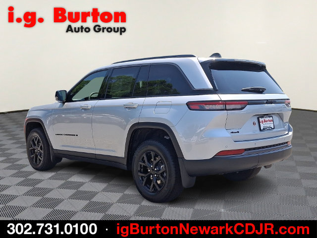 New 2026 Jeep Grand Cherokee Altitude AWD/4WD image 3