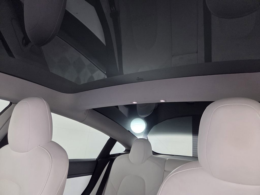 Used 2021 Tesla Model 3 Performance image 22