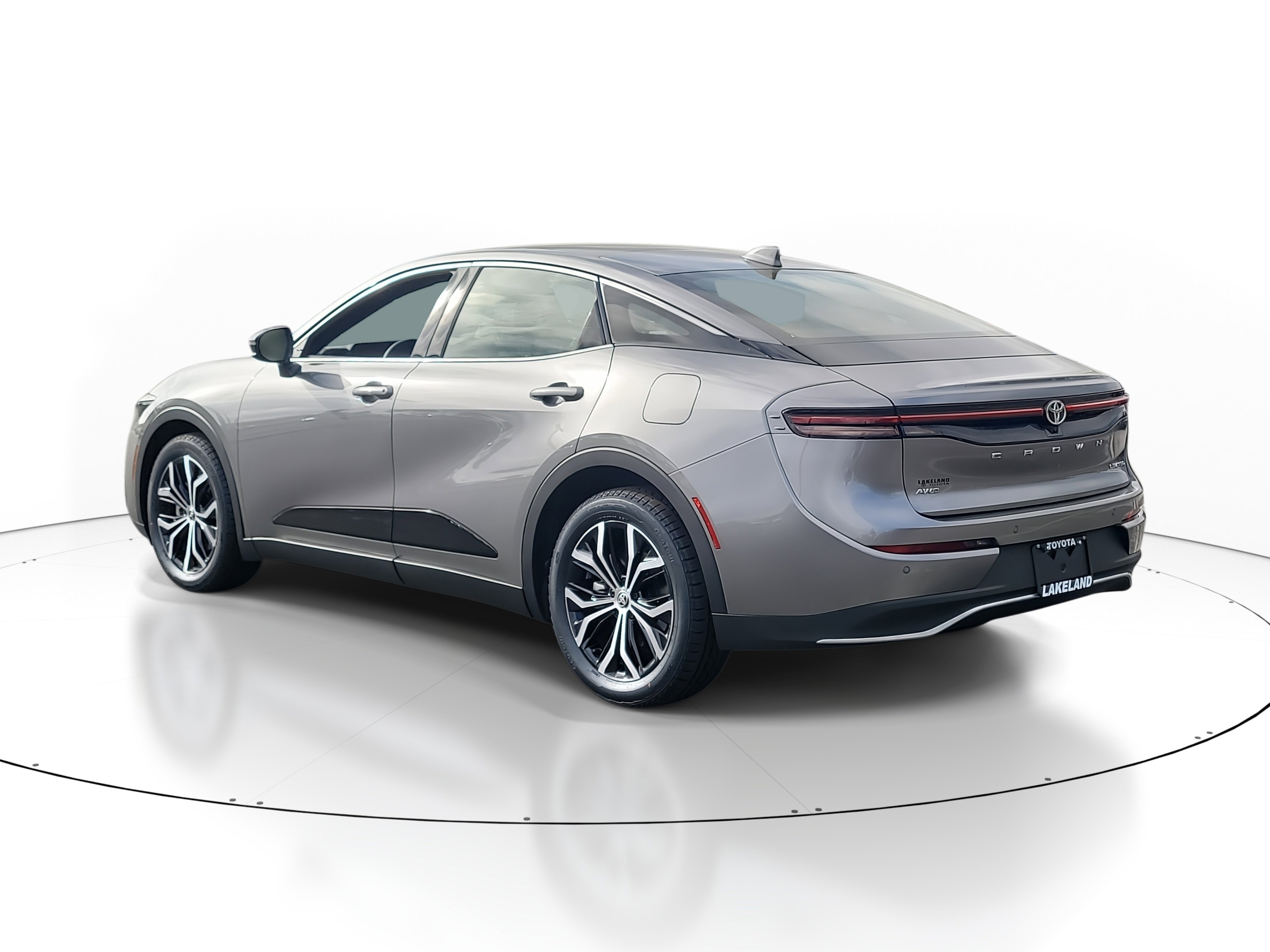 Certified 2023 Toyota Crown Limited image 5