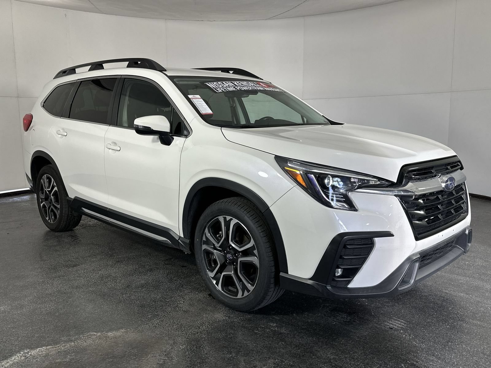 Used 2023 Subaru Ascent Limited AWD/4WD image 2