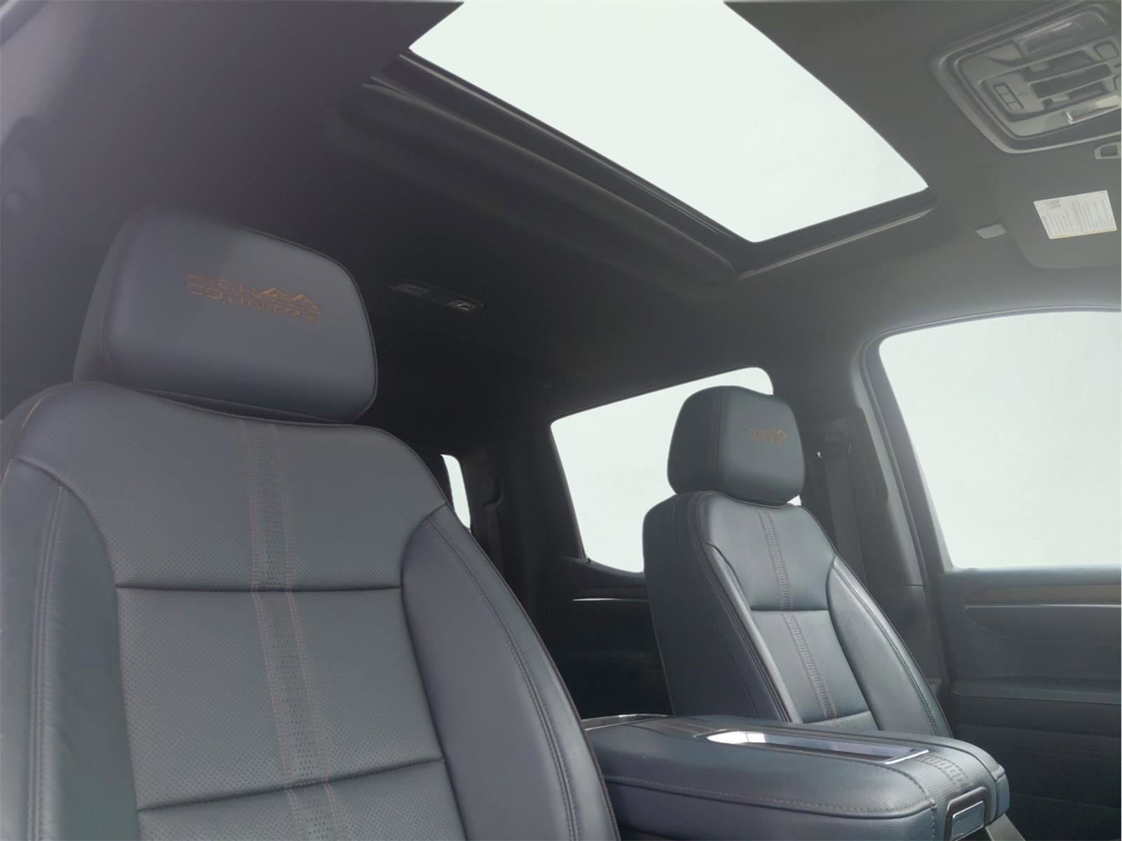 Used 2022 Chevrolet Silverado 1500 High Country w/ High Country Premium Package image 15