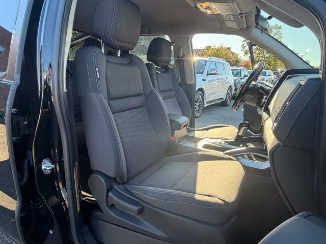 Used 2023 Nissan Frontier SV w/ SV Convenience Package AWD/4WD image 32