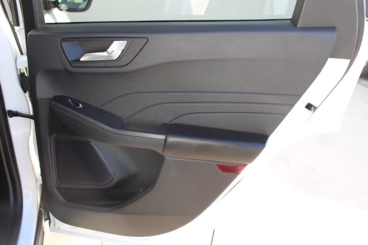 Used 2021 Ford Escape SE w/ SE Sport Appearance Package image 32