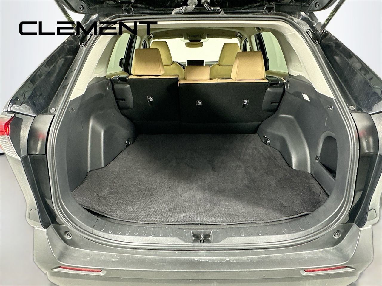 Used 2024 Toyota RAV4 LE image 11