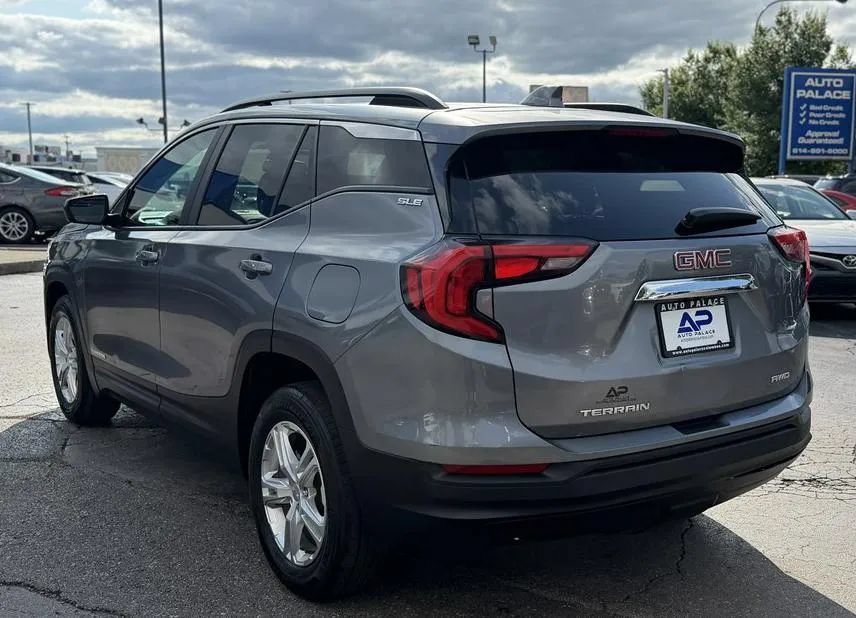 Used 2021 GMC Terrain SLE w/ Driver Convenience Package AWD/4WD image 4