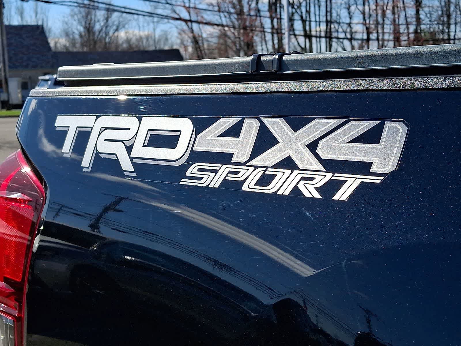 Used 2018 Toyota Tacoma TRD Sport AWD/4WD image 34