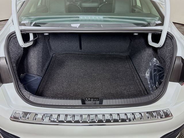 New 2026 Volkswagen Jetta SE FWD image 26