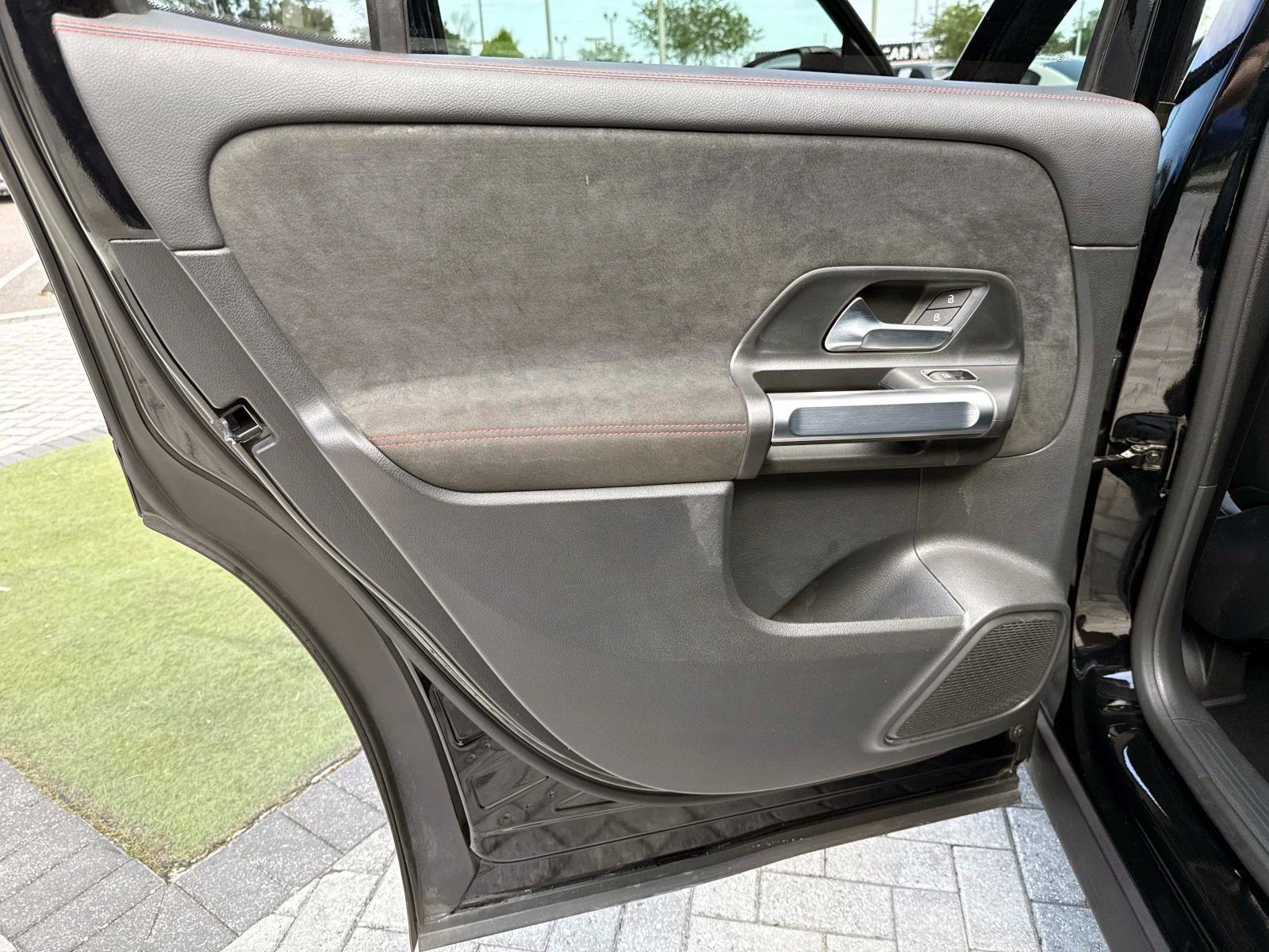 Certified 2023 Mercedes-Benz GLB 250 image 12