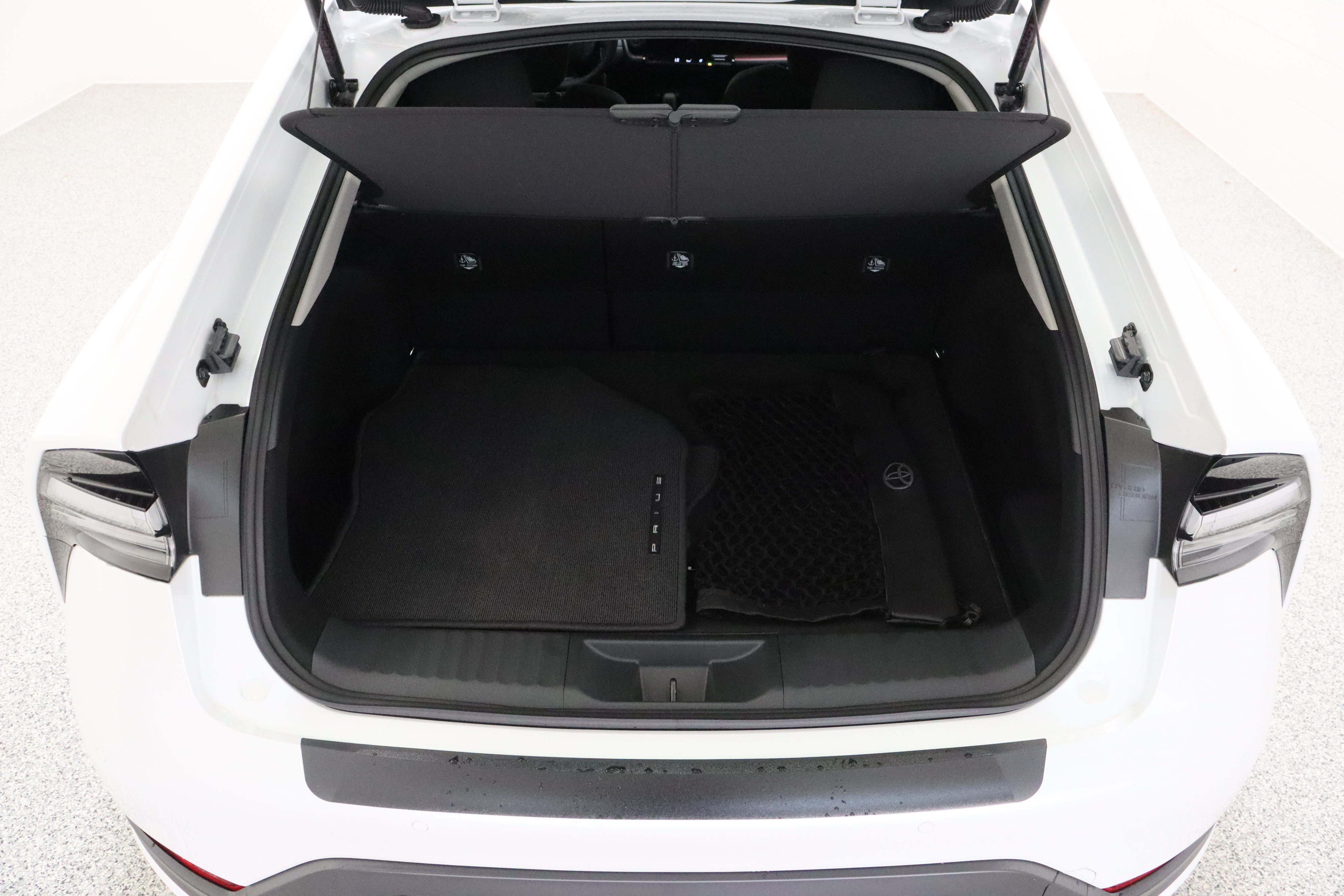 Certified 2026 Toyota Prius Plug-In Hybrid FWD image 29