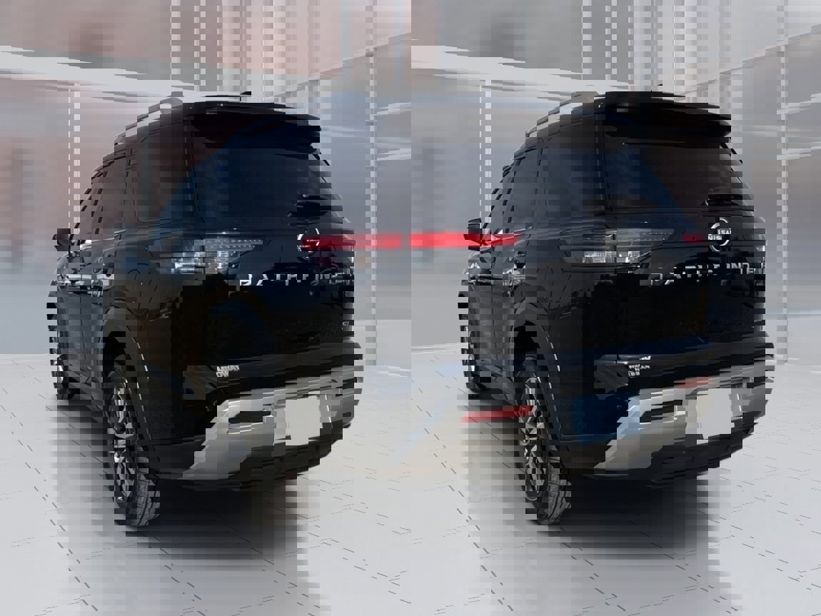 New 2025 Nissan Pathfinder SL image 3