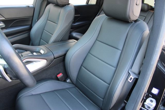 Used 2024 Mercedes-Benz GLS 450 4MATIC w/ AMG Line Exterior image 9