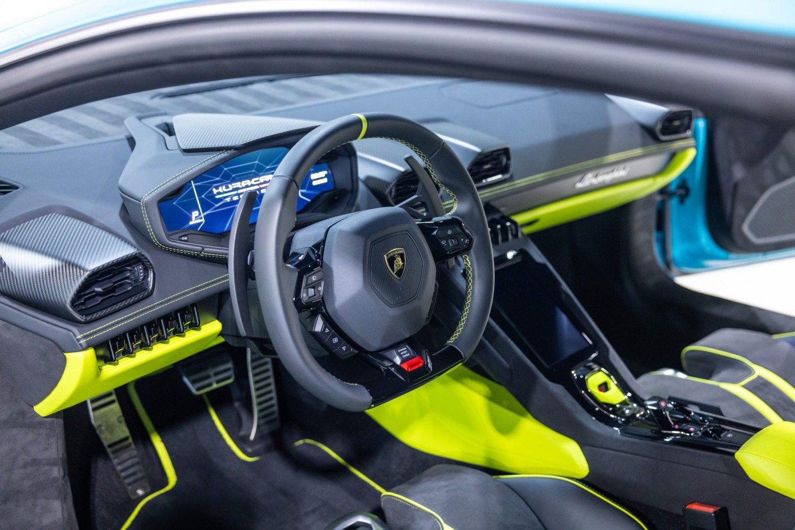 Used 2024 Lamborghini Huracan Tecnica RWD image 37