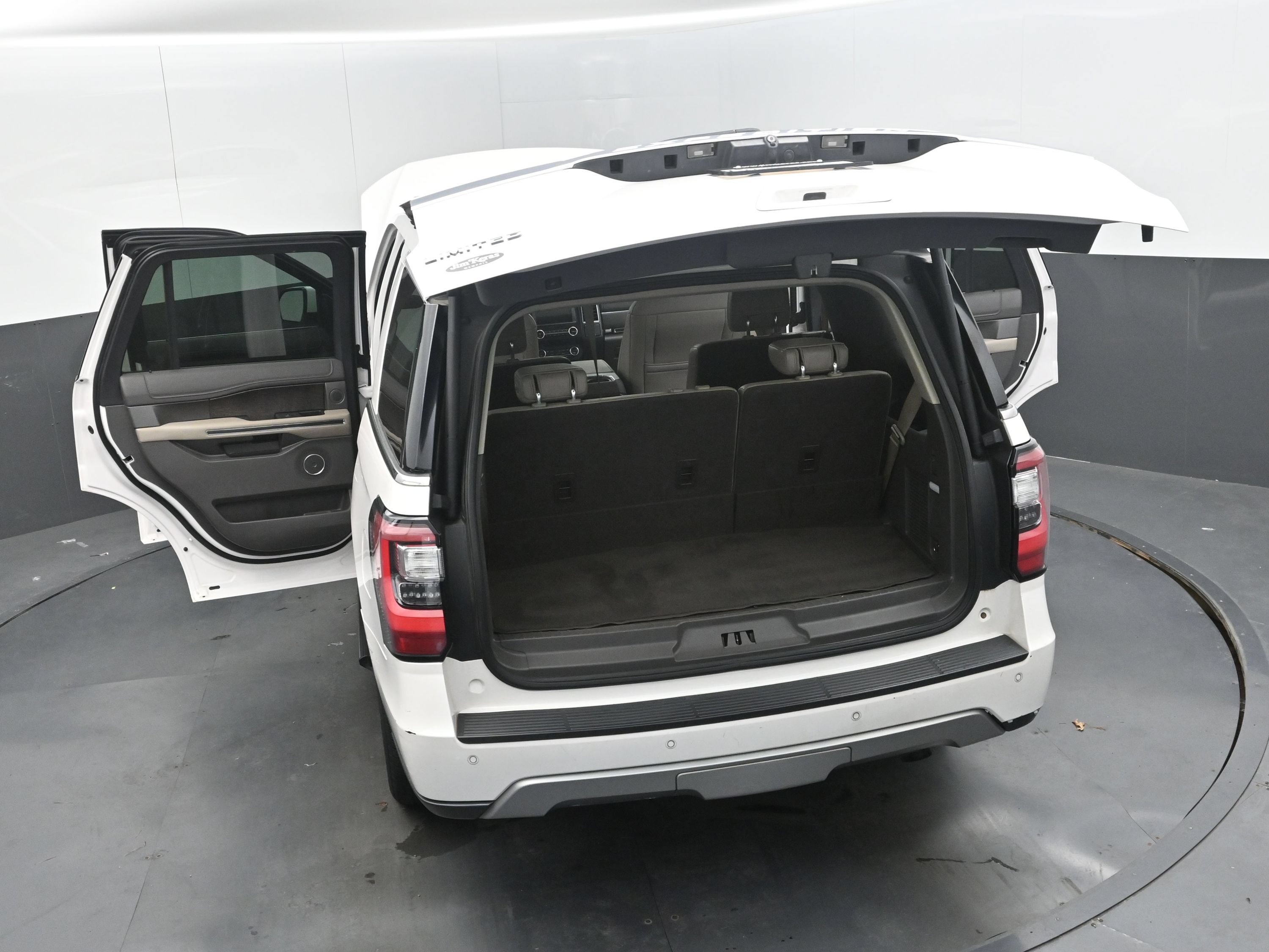 Used 2019 Ford Expedition Limited w/ Equipment Group 301A RWD image 47