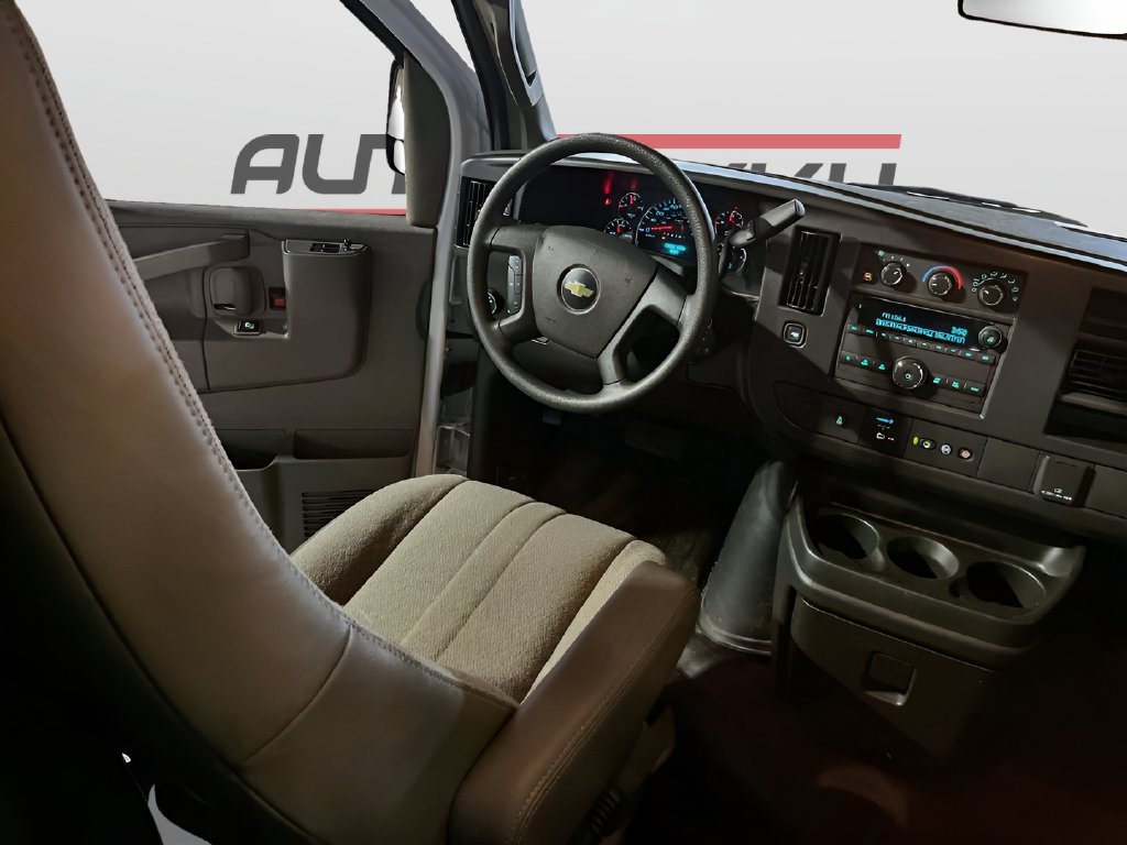 Used 2025 Chevrolet Express 2500 w/ Communications Package RWD image 20