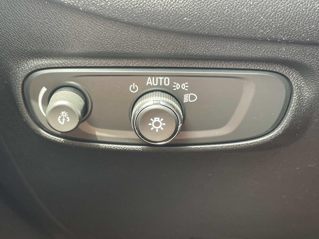 Used 2024 Chevrolet Equinox RS w/ RS Leather Package FWD image 27