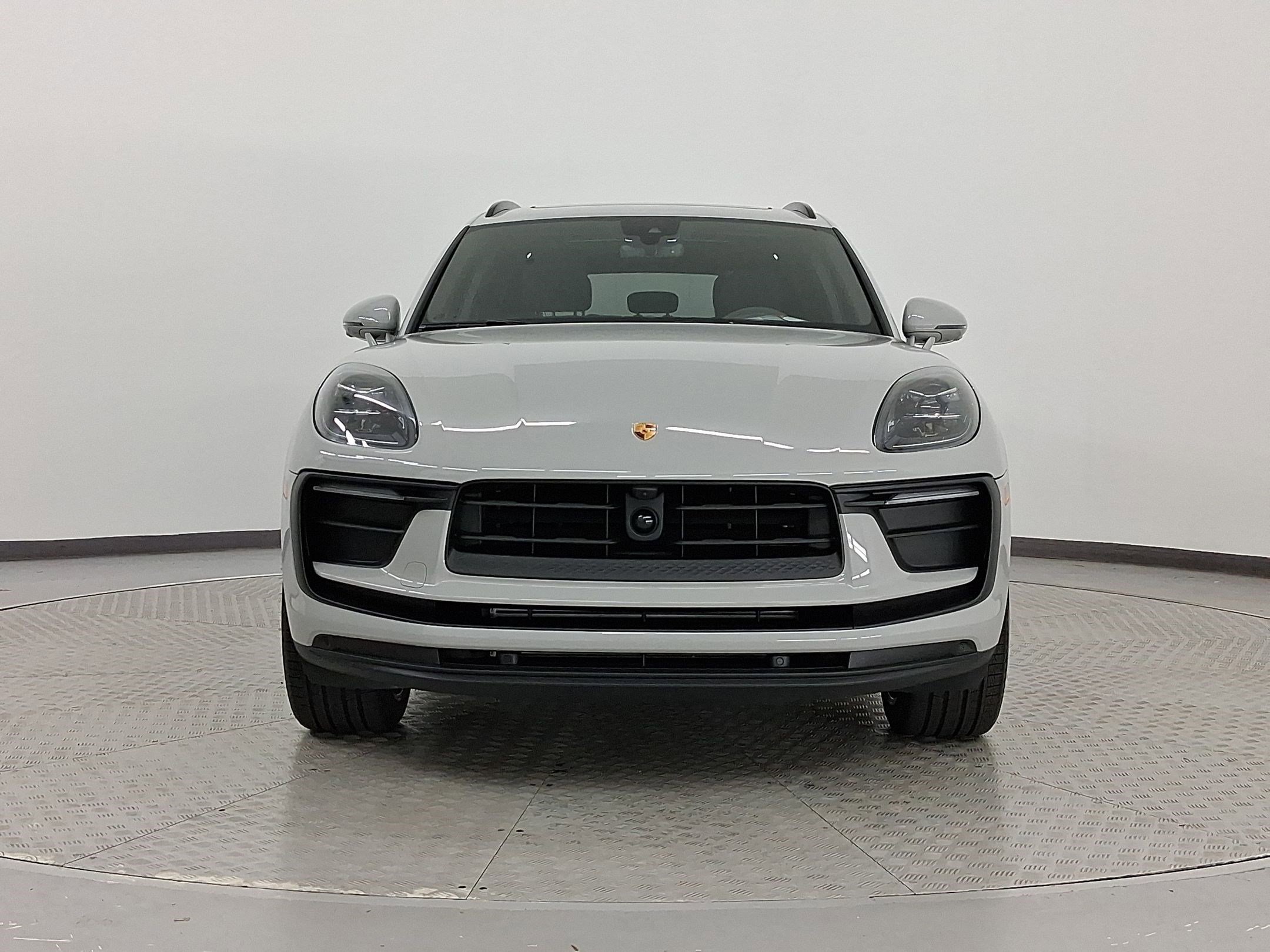 Used 2026 Porsche Macan AWD/4WD image 10