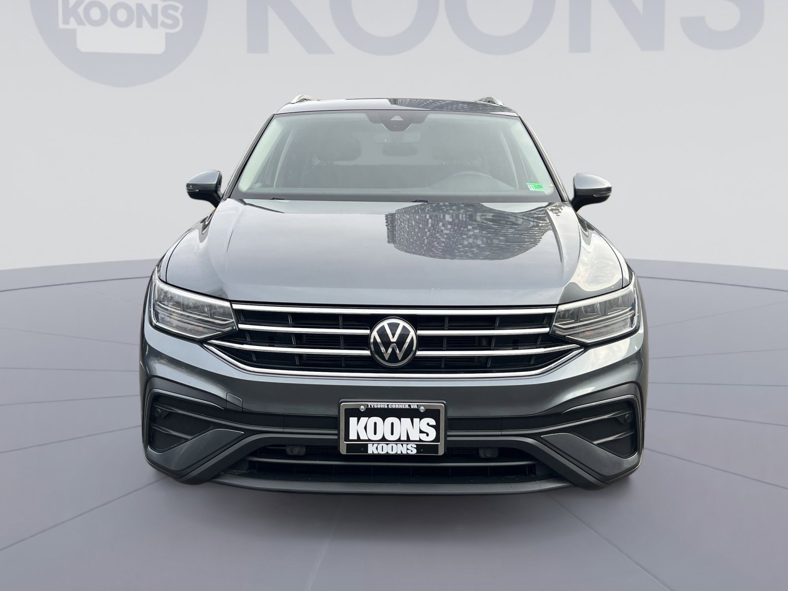 Used 2022 Volkswagen Tiguan SE w/ Panoramic Sunroof Package image 10