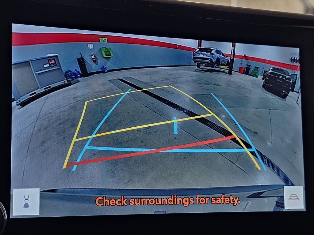 Used 2023 Toyota RAV4 XLE w/ Convenience Package AWD/4WD image 4