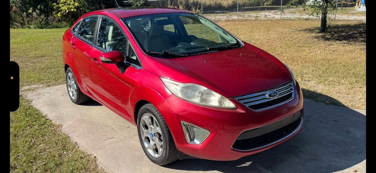 Used 2012 Ford Fiesta SEL image 2