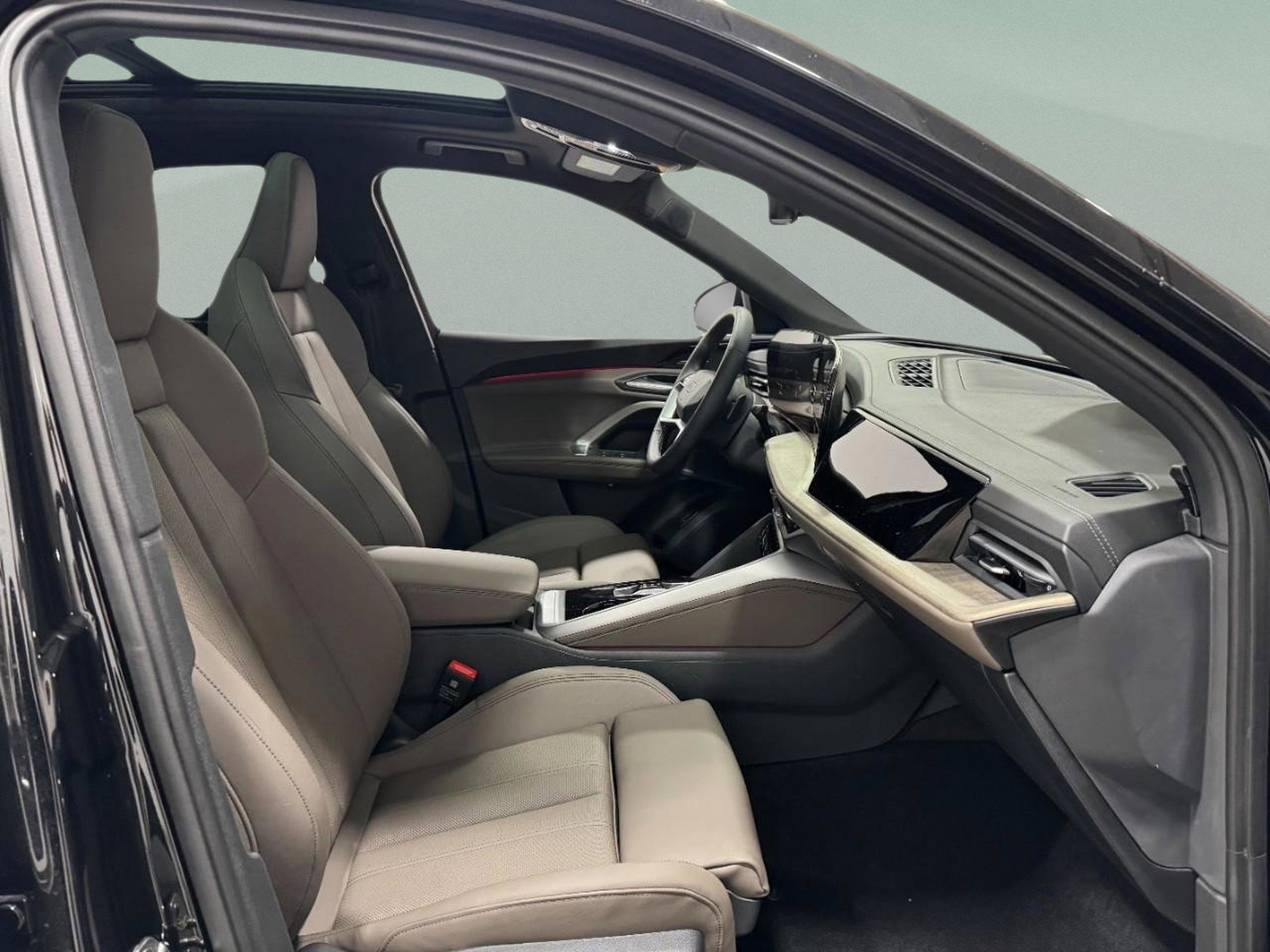 New 2025 Audi Q5 Premium Plus image 18