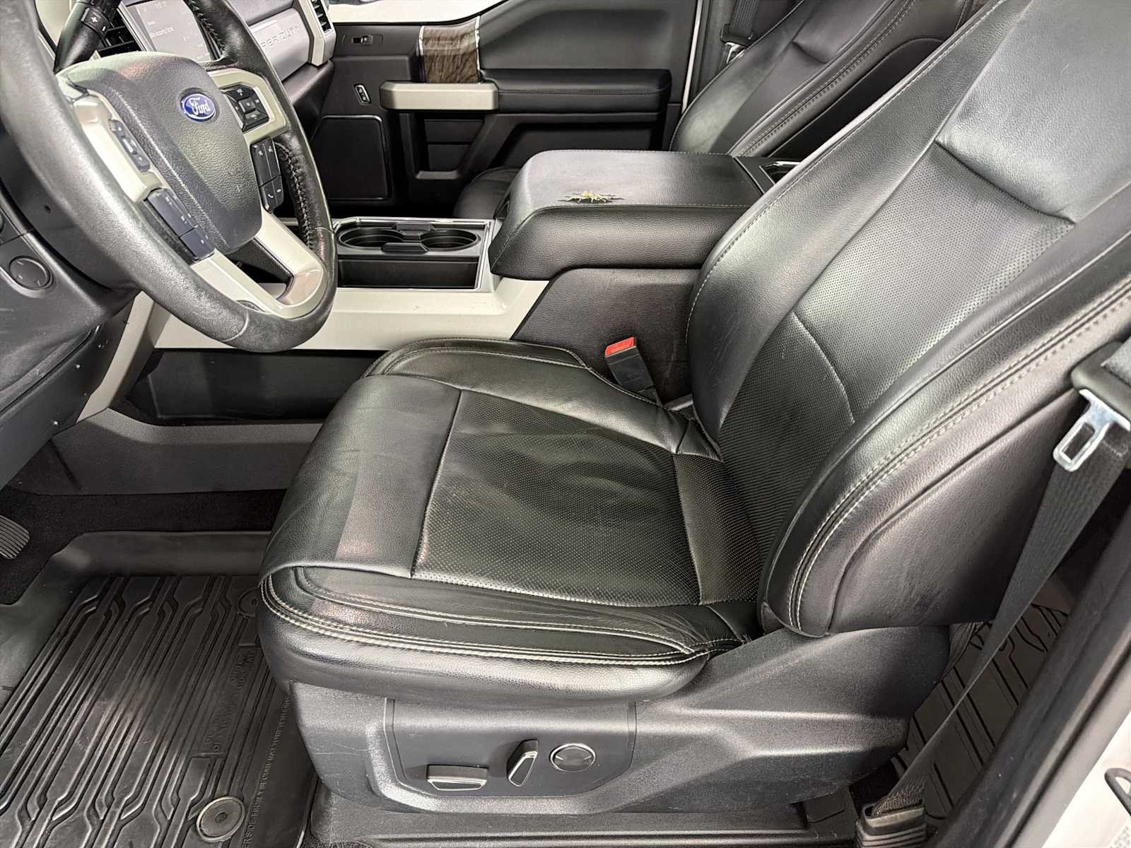 Used 2019 Ford F350 Lariat w/ Lariat Ultimate Package AWD/4WD image 7