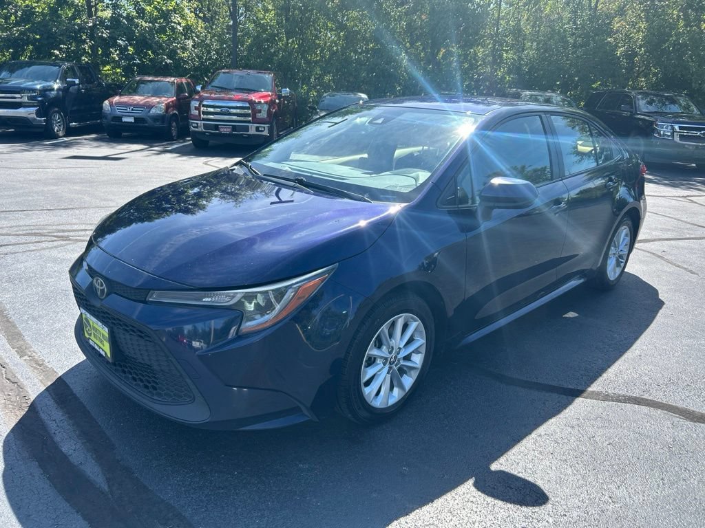 Used 2021 Toyota Corolla LE w/ LE Convenience Package FWD image 3