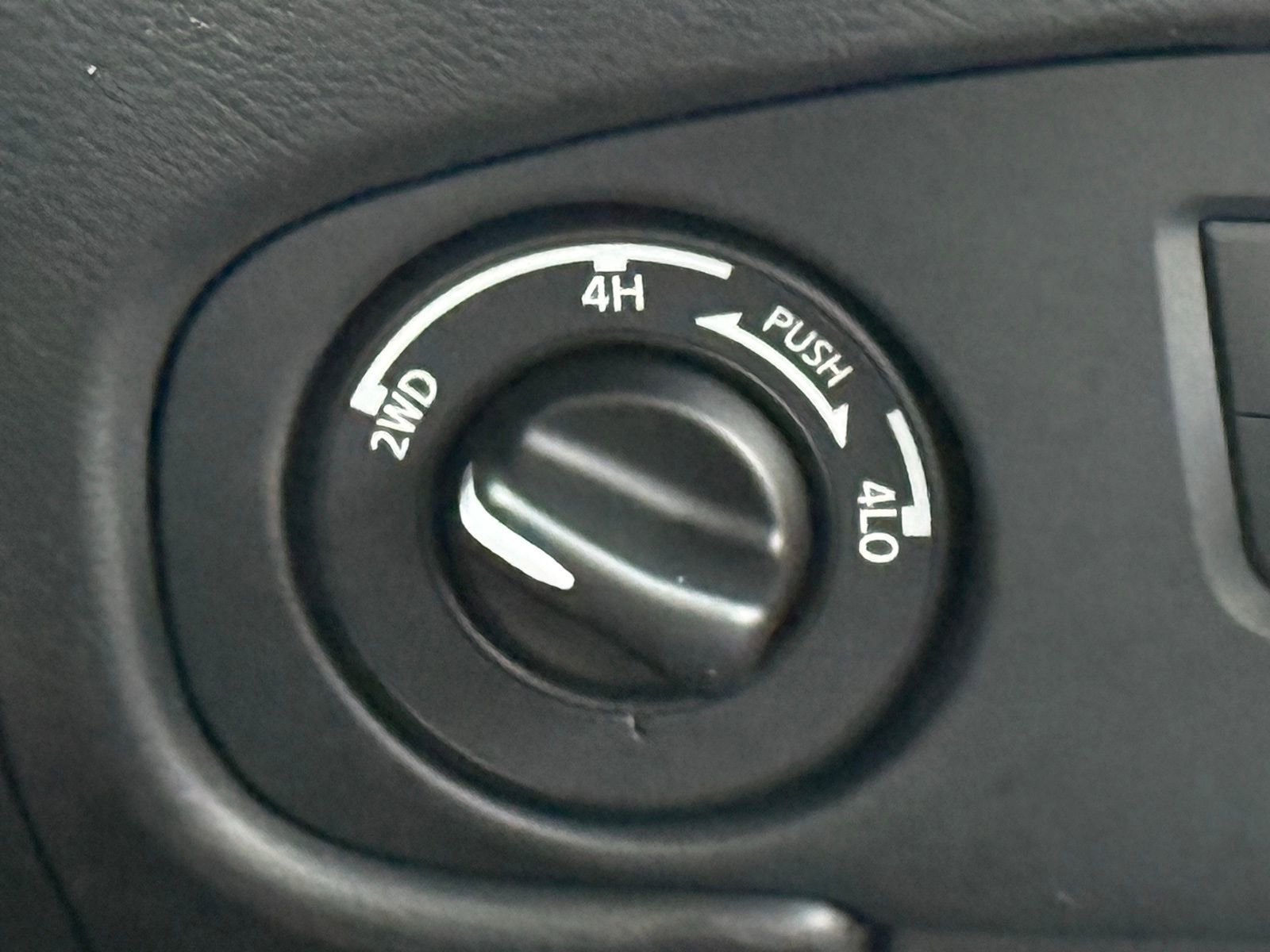 Used 2024 Nissan Frontier PRO-4X w/ Pro Convenience Package image 23