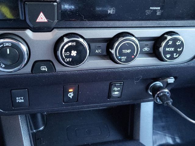 Used 2017 Toyota Tacoma TRD Sport image 26