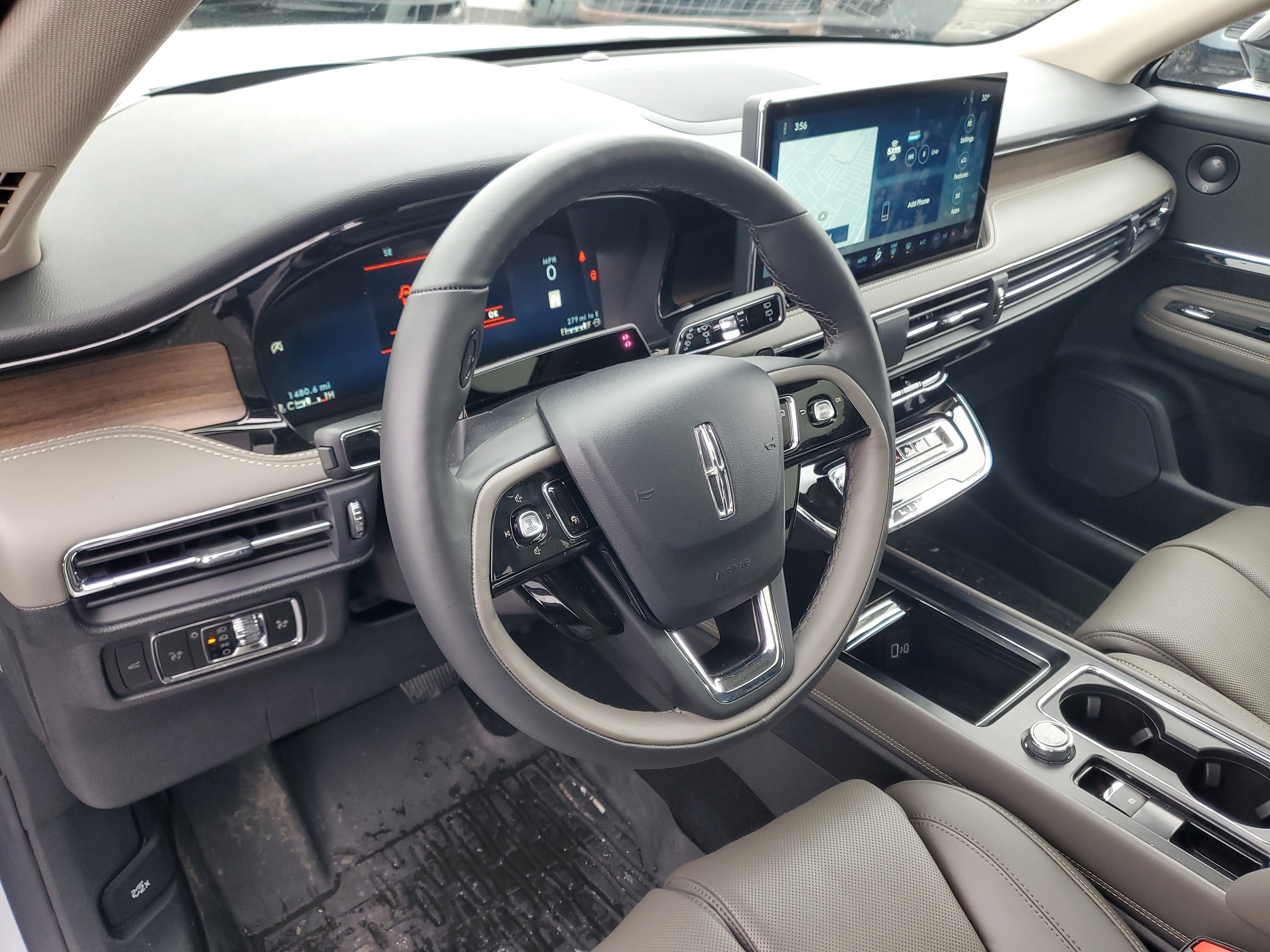 New 2025 Lincoln Corsair Reserve w/ Equipment Group 202A image 13