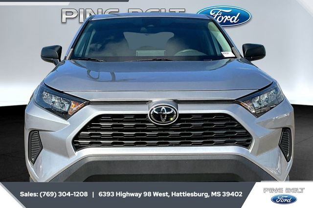 Used 2022 Toyota RAV4 LE image 3