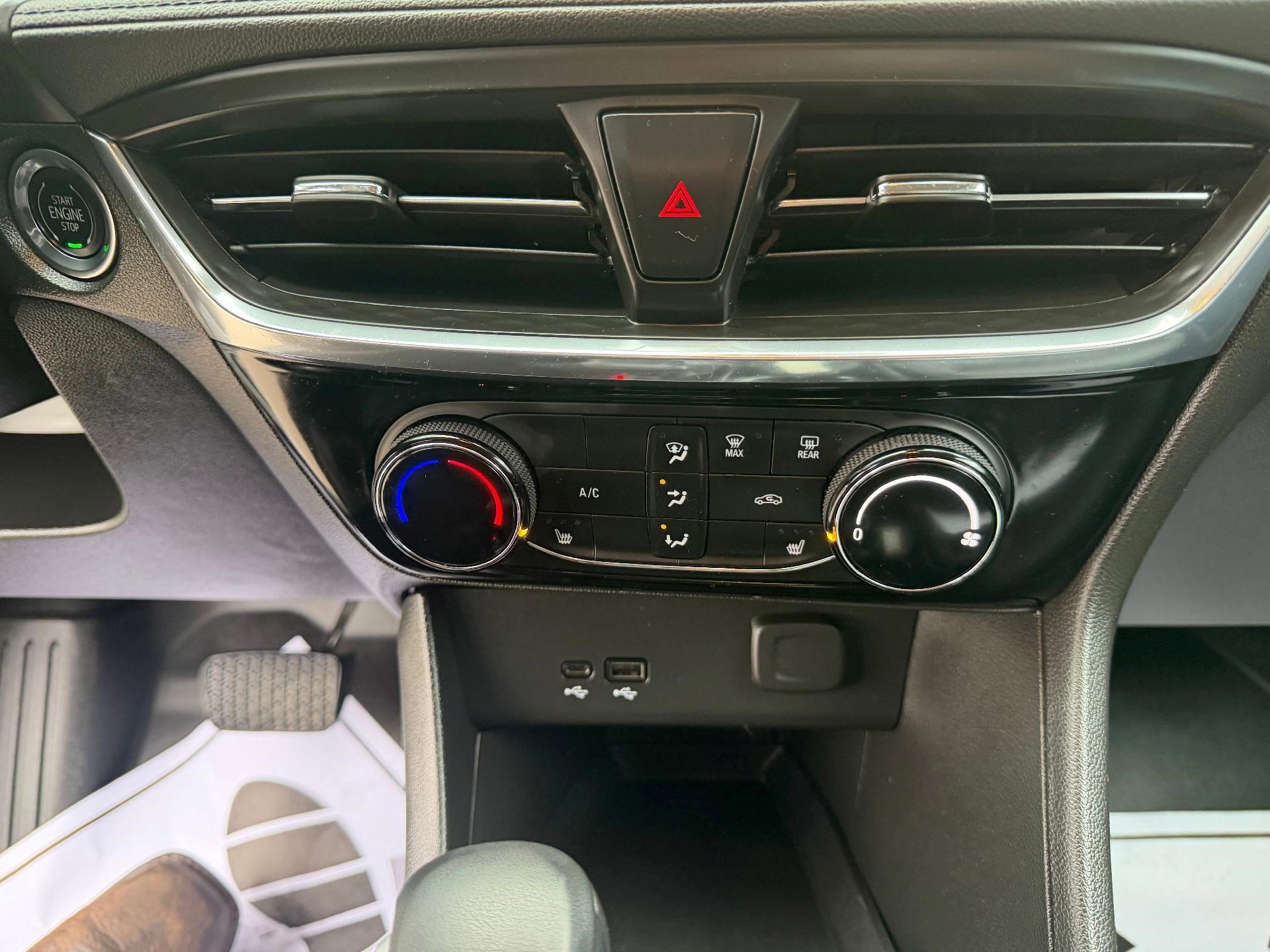 Certified 2024 Buick Encore GX Sport Touring w/ Comfort Package image 16